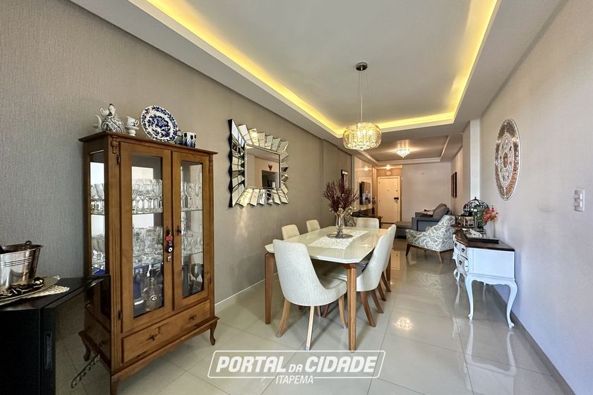Apartamento &agrave; venda - 122m&sup2; - Meia Praia