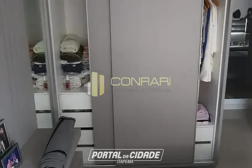 Apartamento &agrave; venda - 123m&sup2; - Meia Praia