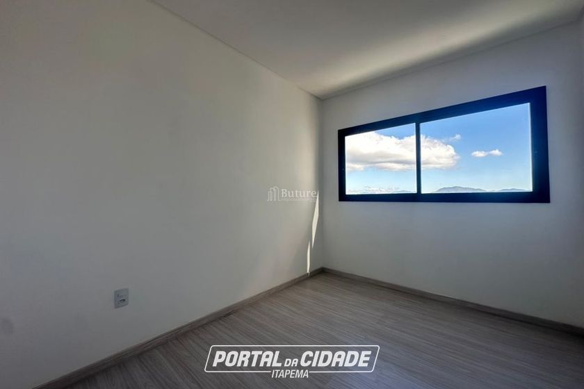Apartamento &agrave; venda - 95m&sup2; - Meia Praia