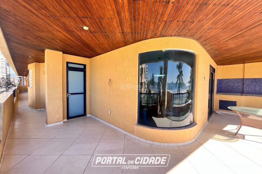 Apartamento &agrave; venda - 170m&sup2; - Meia Praia