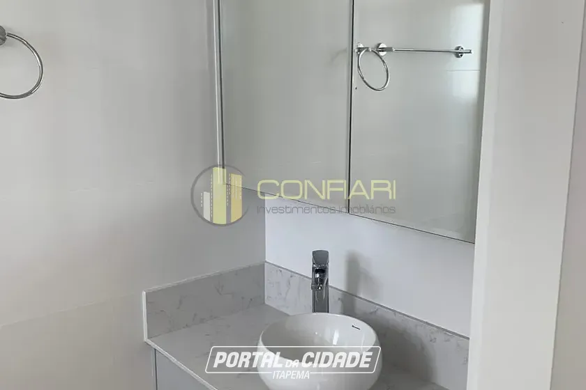Apartamento para alugar - 125m&sup2; - Meia Praia
