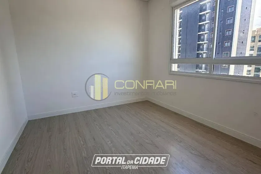 Apartamento &agrave; venda - 116m&sup2; - Meia Praia