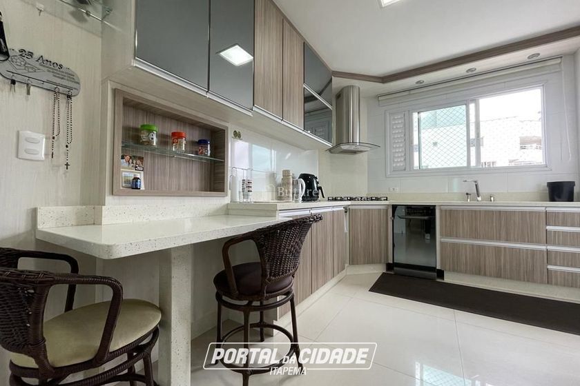 Apartamento &agrave; venda - 248m&sup2; - Meia Praia