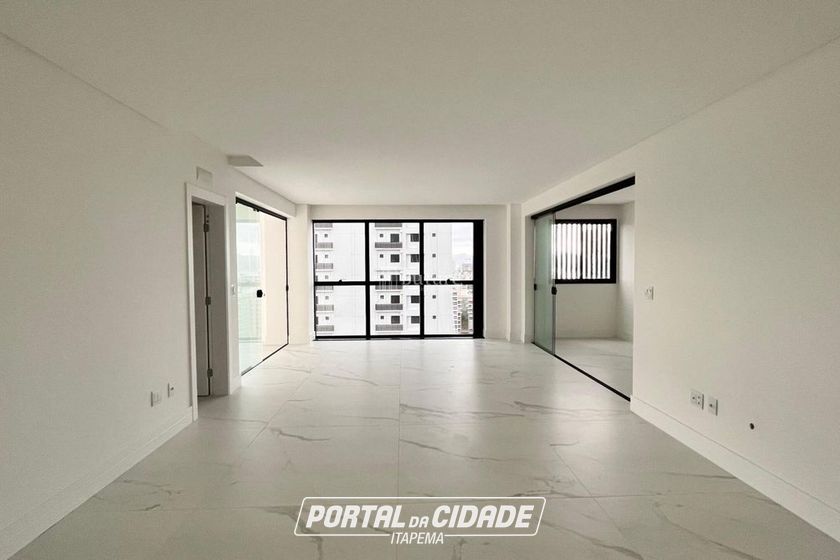 Apartamento &agrave; venda - 182m&sup2; - Meia Praia