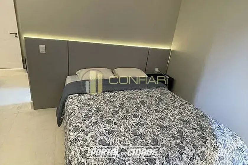 Apartamento para alugar - 163m&sup2; - Meia Praia
