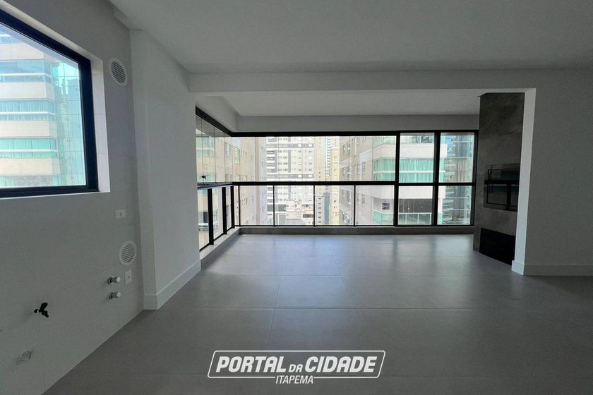 Apartamento &agrave; venda - Meia Praia