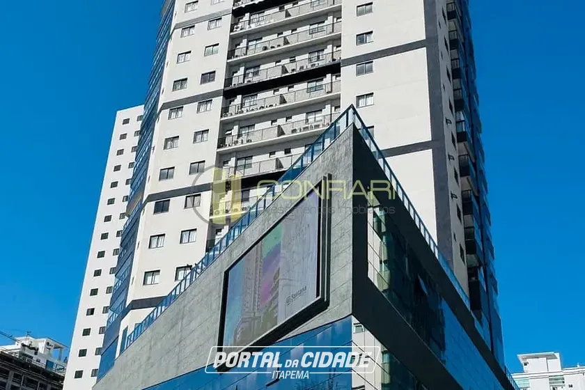 Apartamento &agrave; venda - 139m&sup2; - Meia Praia