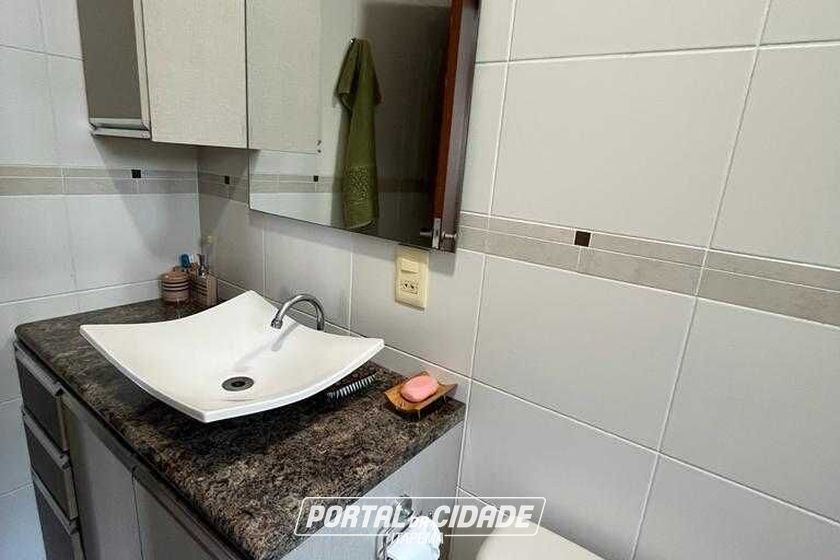Apartamento &agrave; venda - 100m&sup2; - Meia Praia