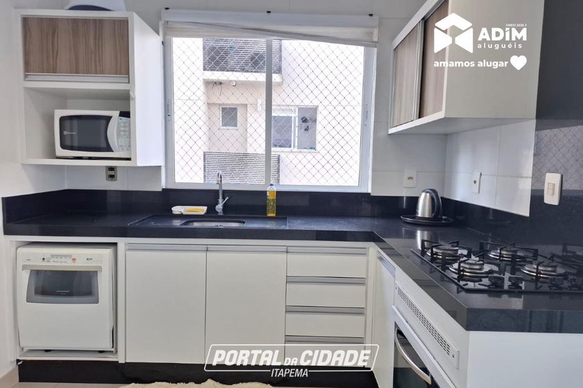 Apartamento para alugar - 135m&sup2; - Meia Praia