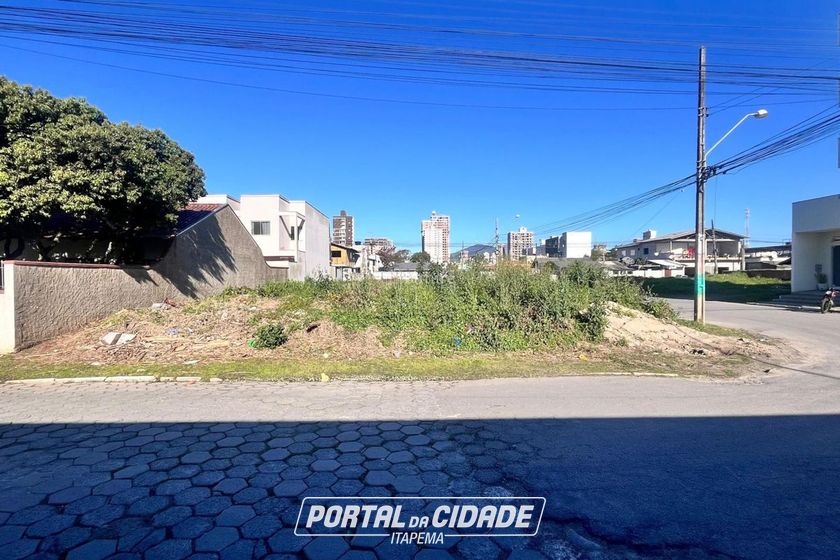 Terreno &agrave; venda - 504m&sup2; - Morretes