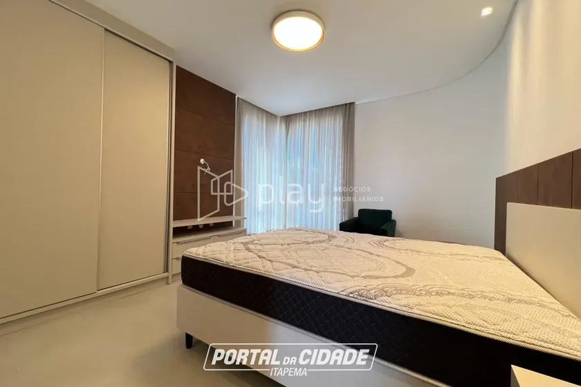 Apartamento &agrave; venda - 128m&sup2; - Meia Praia