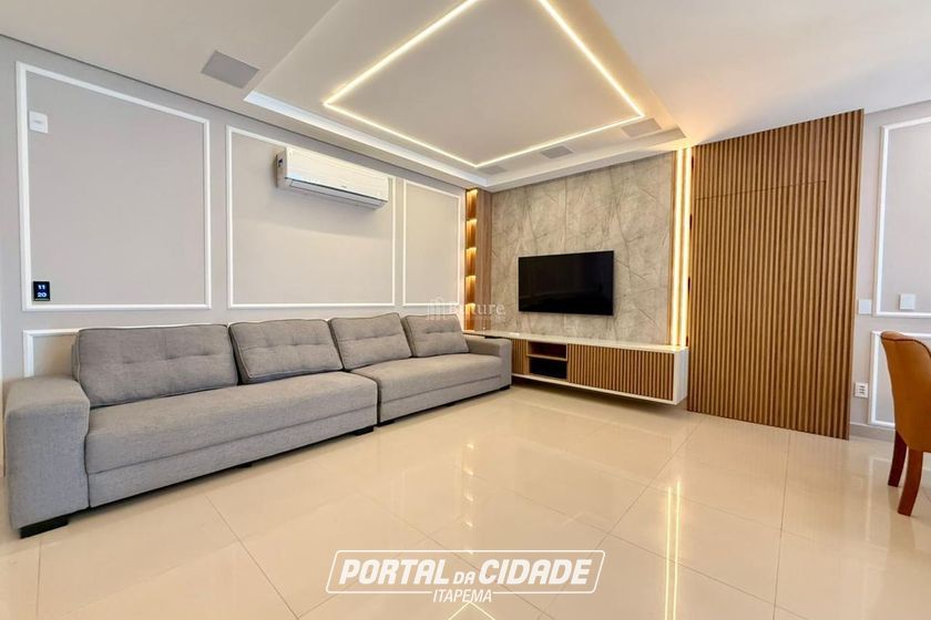 Apartamento &agrave; venda - 135m&sup2; - Meia Praia