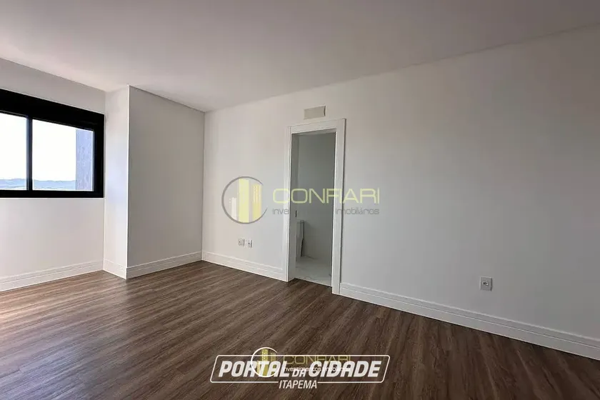 Apartamento &agrave; venda - 179m&sup2; - Meia Praia