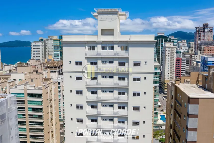 Apartamento &agrave; venda - 164m&sup2; - Meia Praia