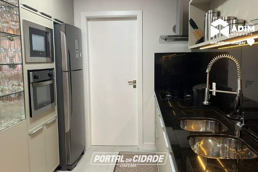 Apartamento para alugar - 200m&sup2; - Meia Praia