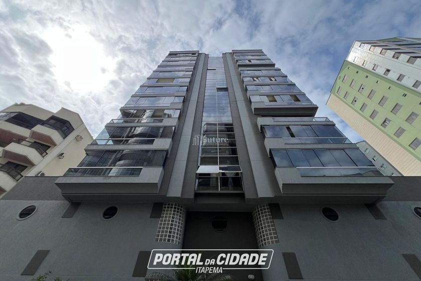 Apartamento &agrave; venda - 139m&sup2; - Meia Praia