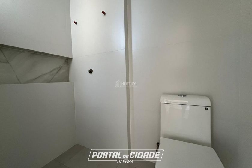 Apartamento &agrave; venda - 123m&sup2; - Meia Praia