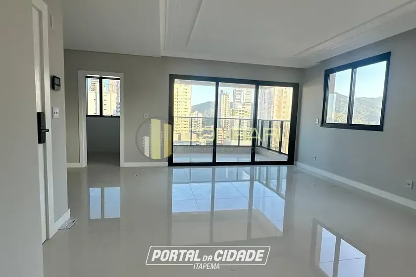 Apartamento &agrave; venda - 92m&sup2; - centro