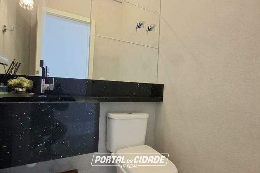 Apartamento para alugar - 125m&sup2; - Meia Praia