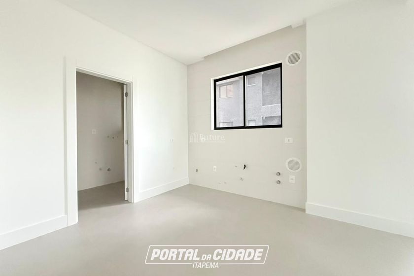 Apartamento &agrave; venda - 177m&sup2; - Meia Praia