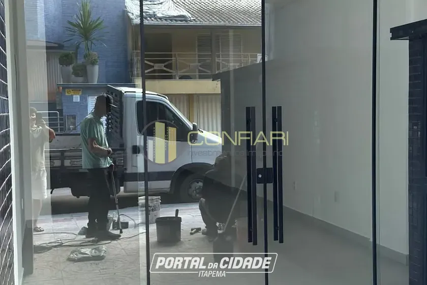 Sala Comercial &agrave; venda - 60m&sup2; - Meia Praia