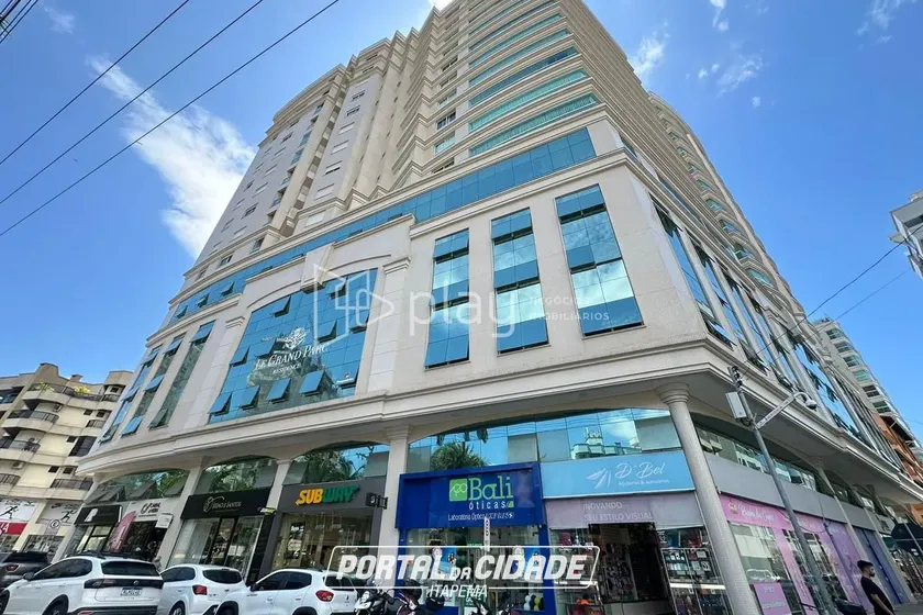 Apartamento &agrave; venda - 208m&sup2; - Centro