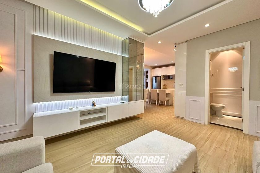 Apartamento &agrave; venda - 135m&sup2; - Meia Praia