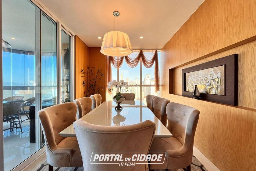 Apartamento &agrave; venda - 193m&sup2; - Meia Praia
