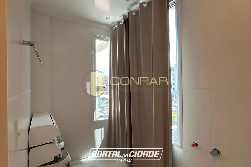 Apartamento &agrave; venda - 167m&sup2; - Meia Praia
