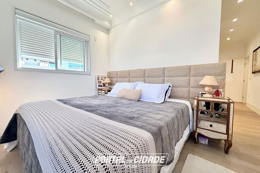 Apartamento &agrave; venda - 170m&sup2; - Centro