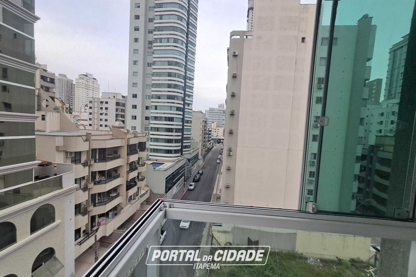 Apartamento &agrave; venda - 69m&sup2; - Meia Praia