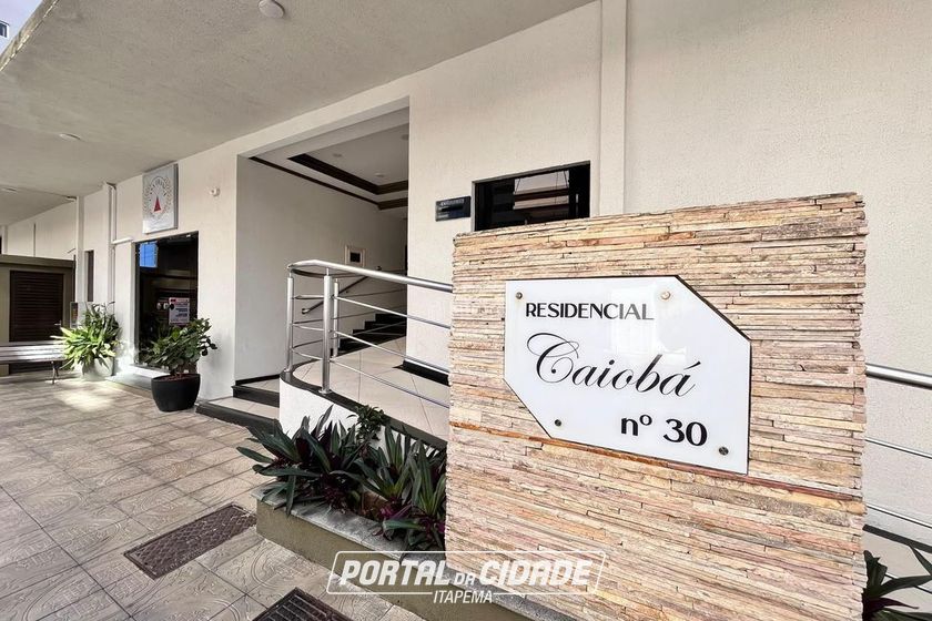 Apartamento &agrave; venda - 115m&sup2; - Meia Praia