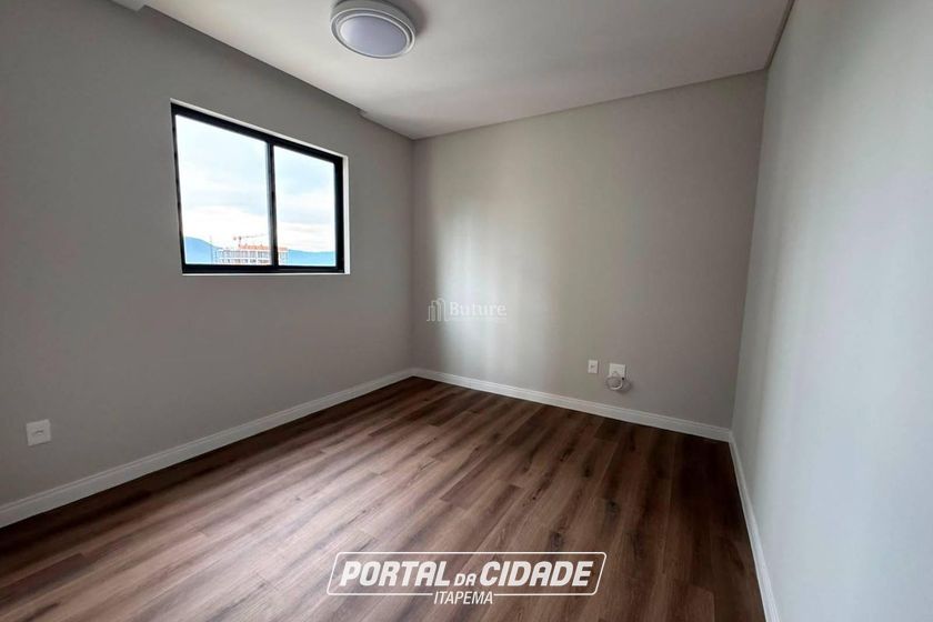 Apartamento &agrave; venda - Meia Praia