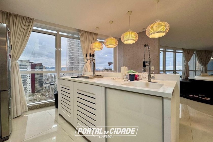 Apartamento &agrave; venda - 476m&sup2; - Meia Praia