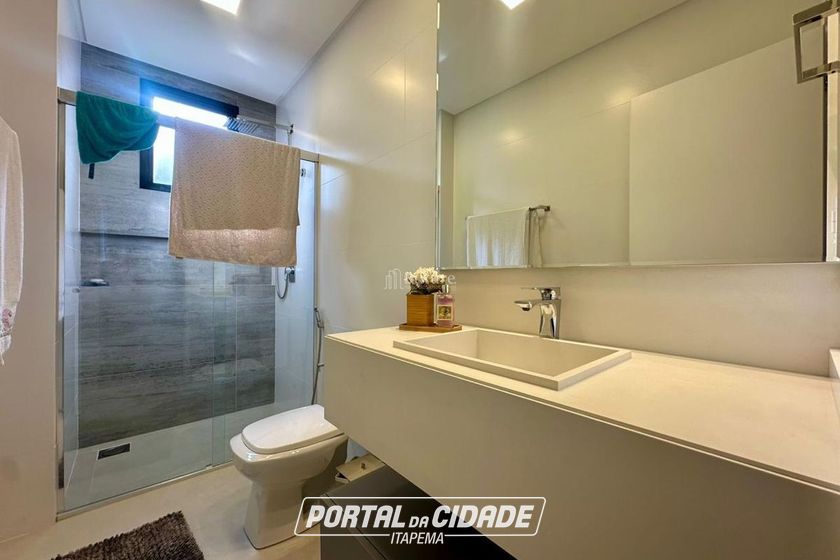 Apartamento &agrave; venda - 127m&sup2; - Meia Praia