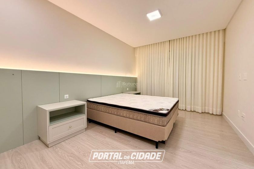 Apartamento &agrave; venda - 180m&sup2; - Meia Praia