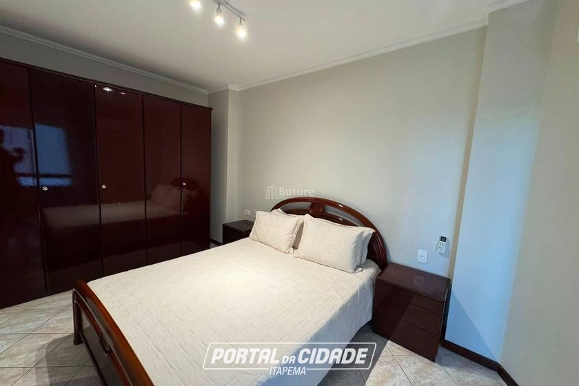 Apartamento &agrave; venda - 137m&sup2; - Meia Praia