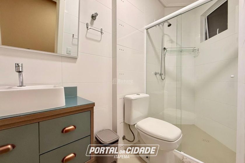 Apartamento &agrave; venda - 120m&sup2; - Meia Praia