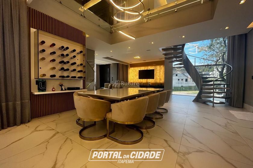 Casa &agrave; venda - 650m&sup2; - Regi&atilde;o das Praias