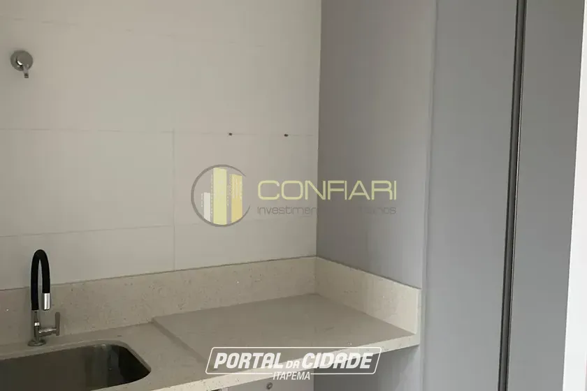 Apartamento para alugar - 182m&sup2; - Meia Praia