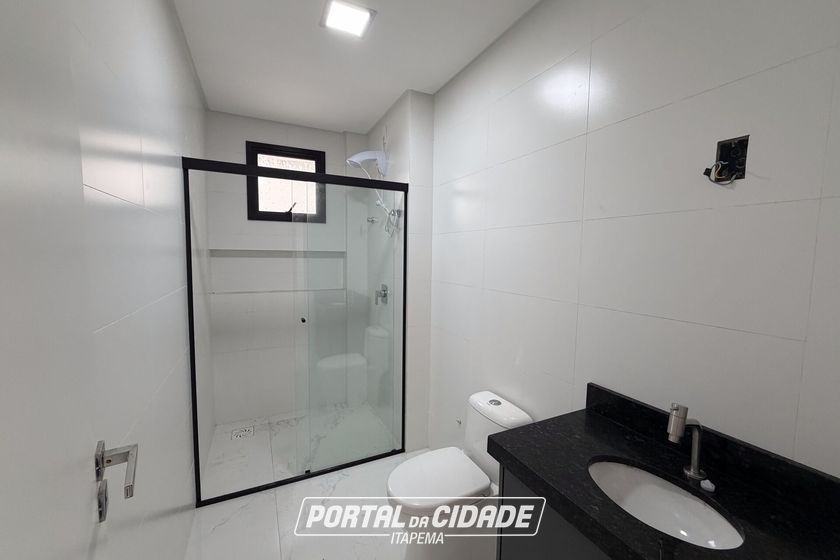 Apartamento &agrave; venda - 102m&sup2; - Meia Praia