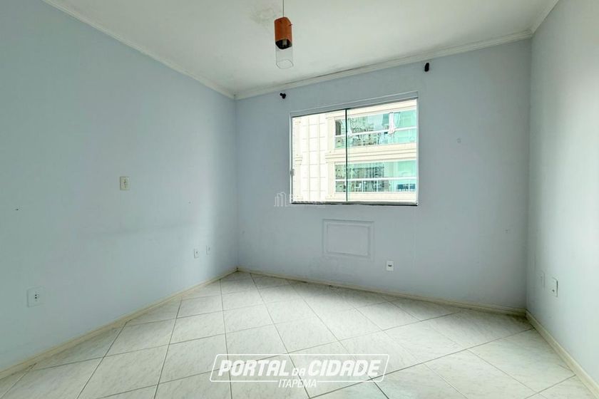 Apartamento &agrave; venda - 107m&sup2; - Meia Praia
