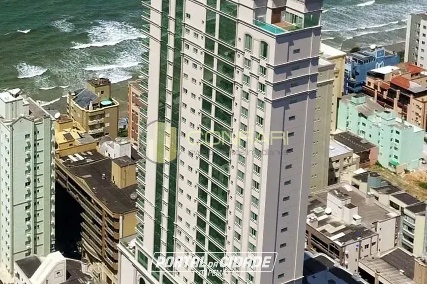 Apartamento &agrave; venda - 179m&sup2; - Meia Praia