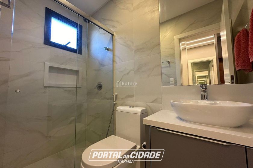 Apartamento &agrave; venda - 187m&sup2; - Meia Praia