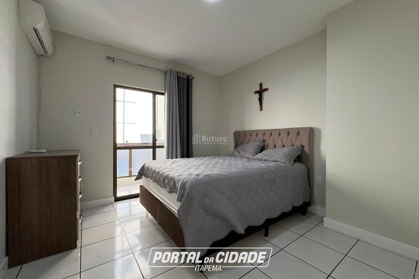 Apartamento &agrave; venda - 160m&sup2; - Meia Praia