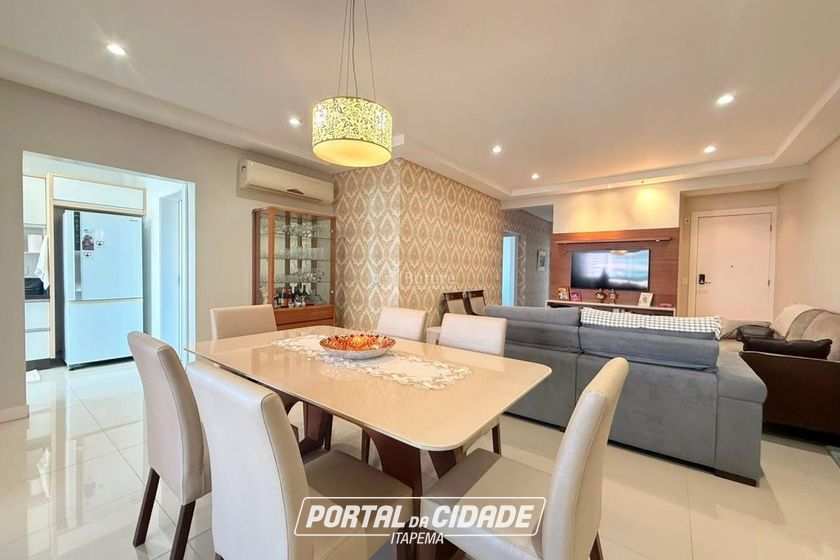 Apartamento &agrave; venda - 145m&sup2; - Meia Praia