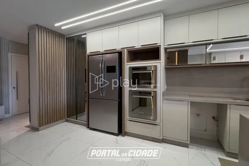 Apartamento &agrave; venda - 159m&sup2; - Meia Praia