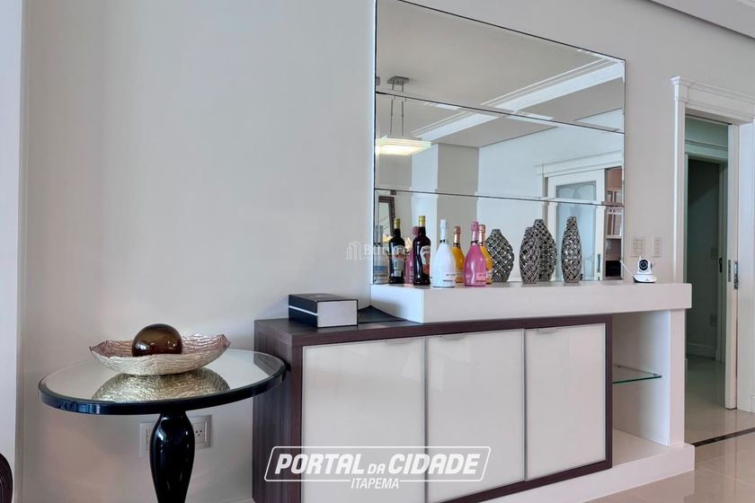 Apartamento &agrave; venda - 185m&sup2; - Barra Sul