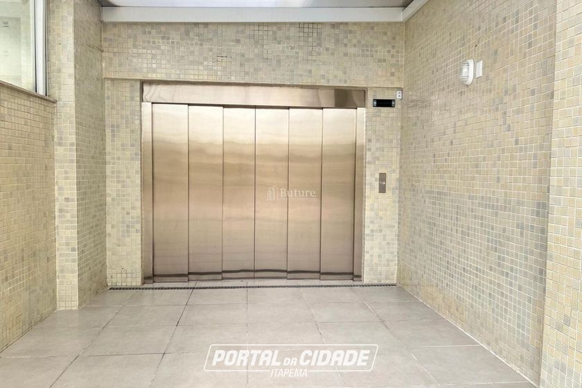 Apartamento &agrave; venda - 156m&sup2; - Meia Praia