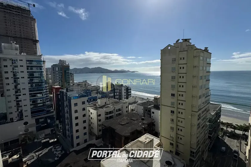 Apartamento &agrave; venda - 179m&sup2; - Meia Praia